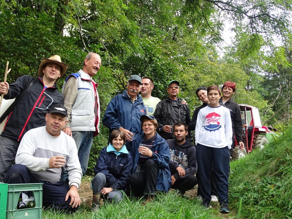Farm Stay Frank Ozmec Wine And Glamping Estate Ljutomer Buitenkant foto