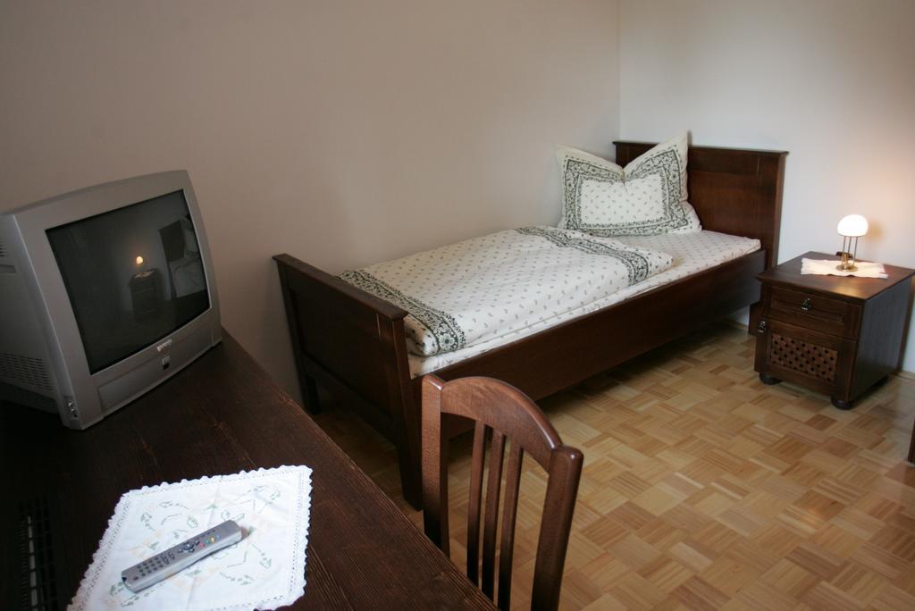 Farm Stay Frank Ozmec Wine And Glamping Estate Ljutomer Kamer foto