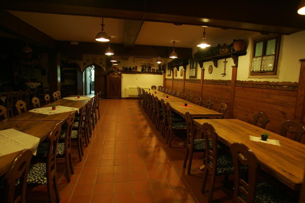 Farm Stay Frank Ozmec Wine And Glamping Estate Ljutomer Buitenkant foto